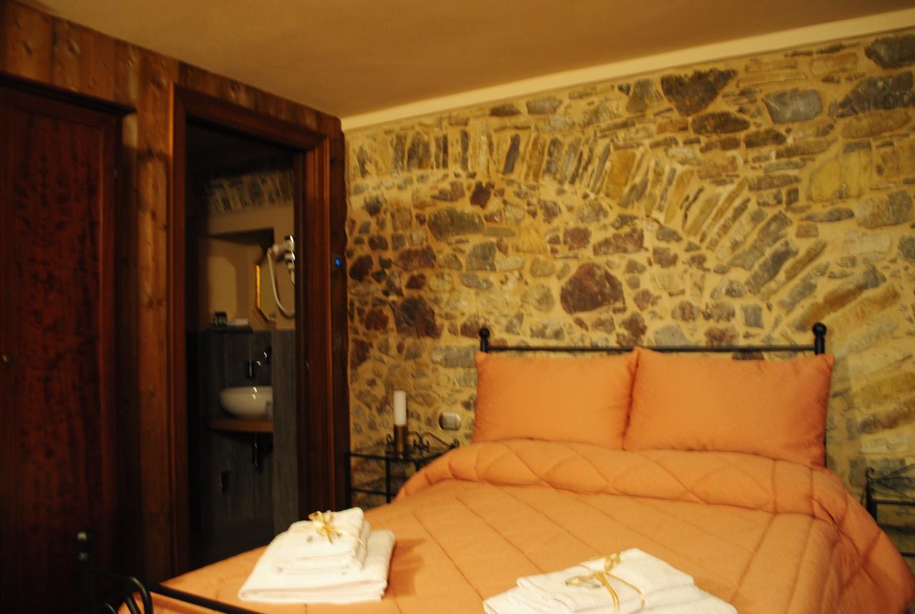 Ca Del Grano Hotel Bardi Bagian luar foto